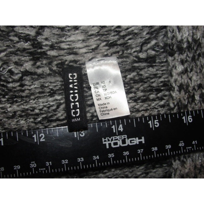 H and M a gray and black heathered knit sweater with a front zipper xs