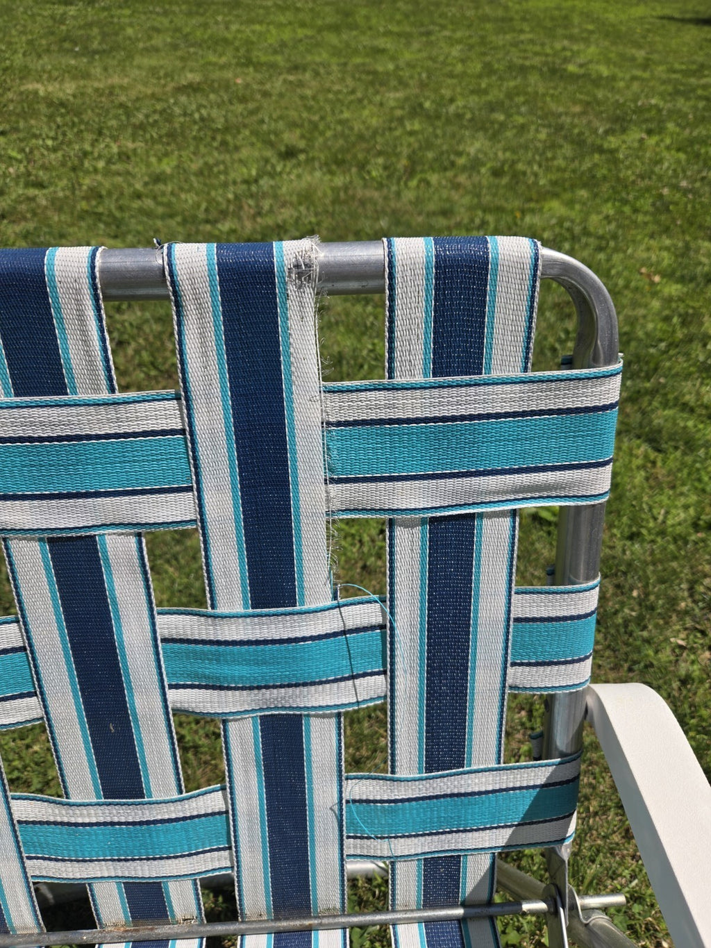 Sunbeam Chair Vintage Aluminum Folding Beach Lawn Patio blue and  white webbed