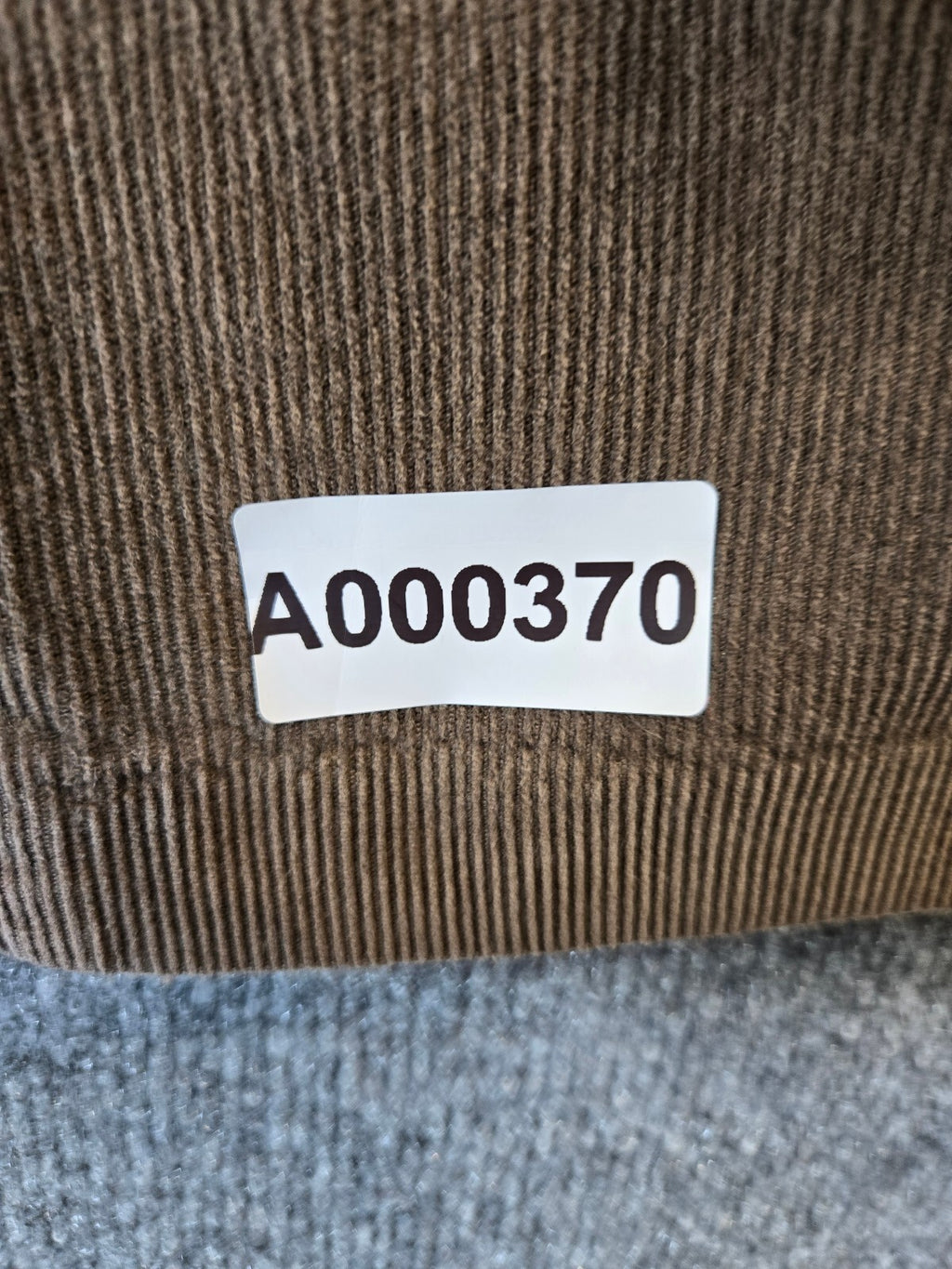 Lyle & Scott Men's Corduroy Pants Size 34x30 Brown Cotton Rayon Blend Trousers