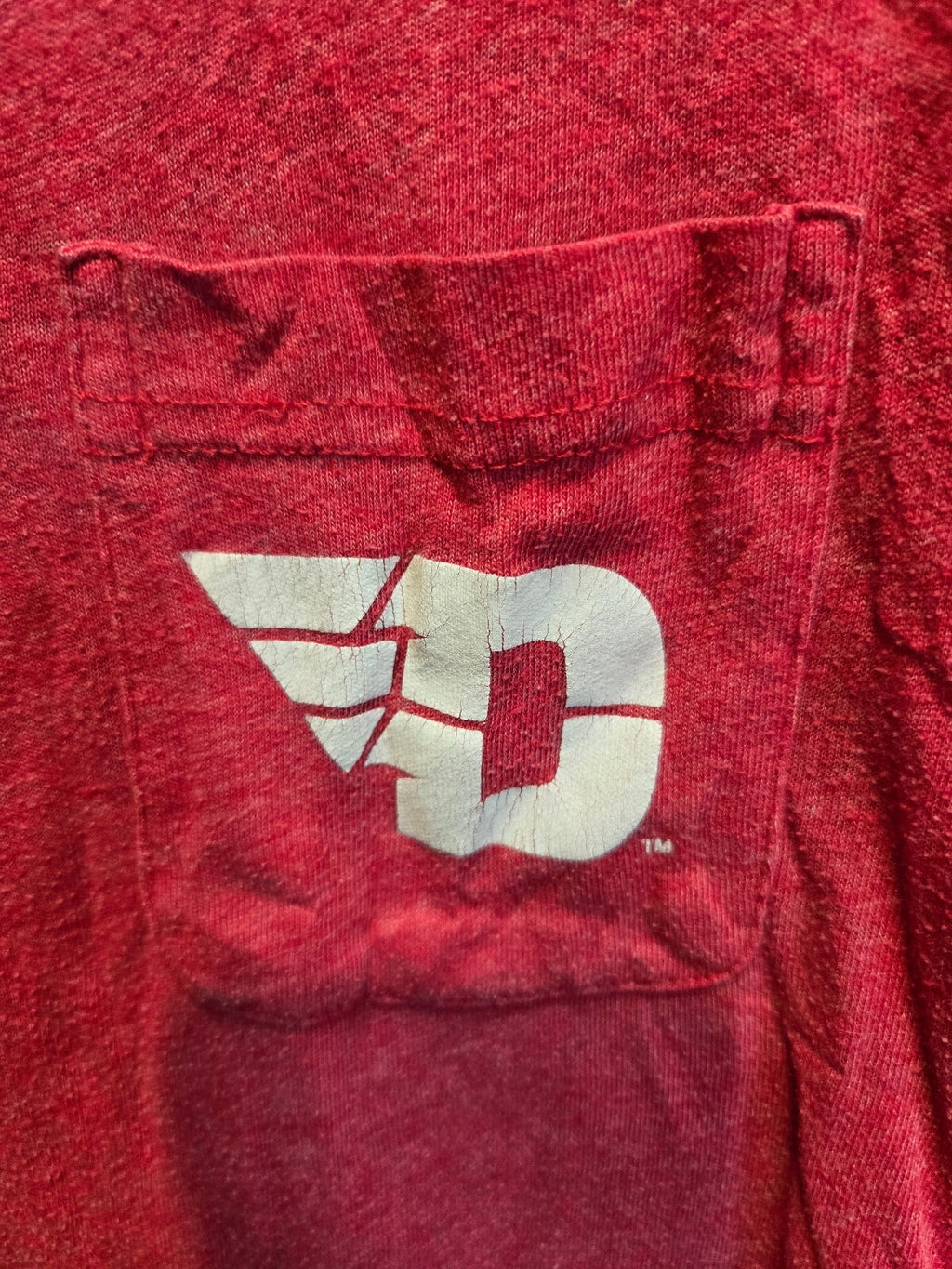 University of Dayton Flyers pocket t-shirt M