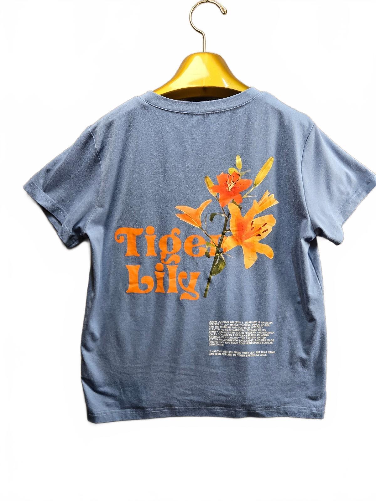 SHEIN Women's Size Small Slate Blue Tiger Lily Graphic Cropped T-Shirt