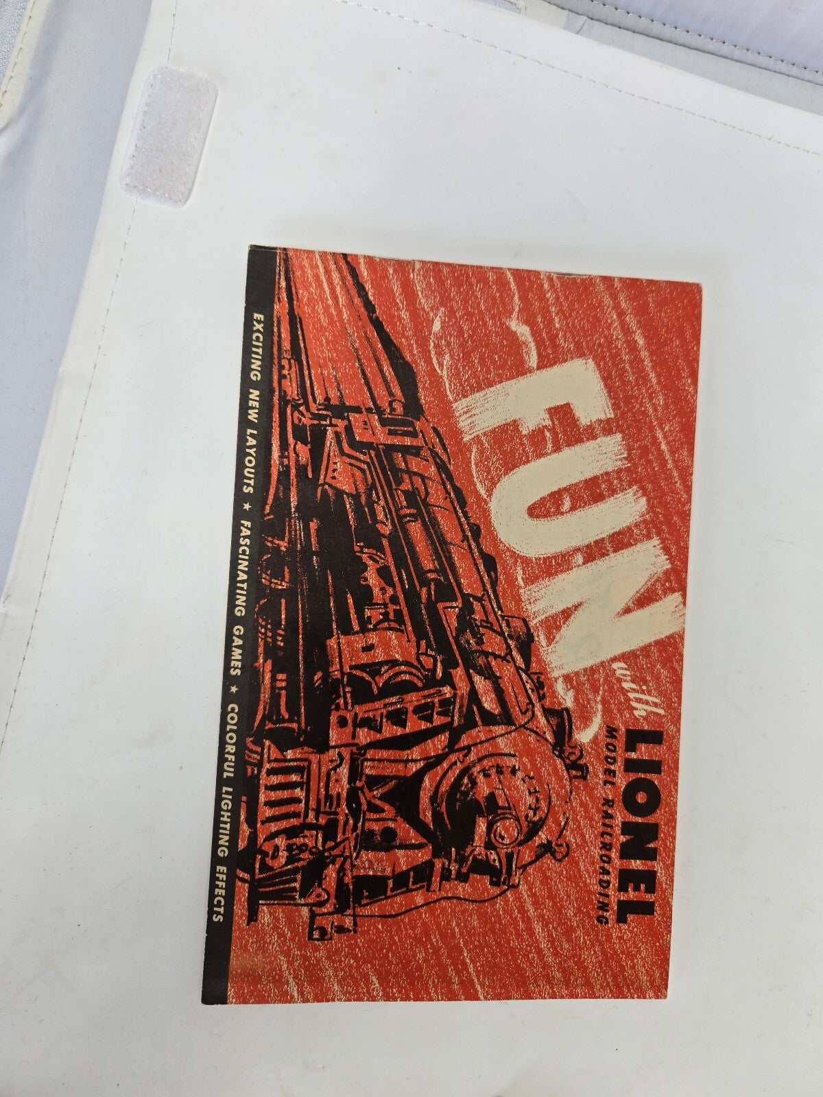 Lot of 2 Vintage 1940s Lionel Train Paper: 1942 Instruction Manual & 1947 Broc