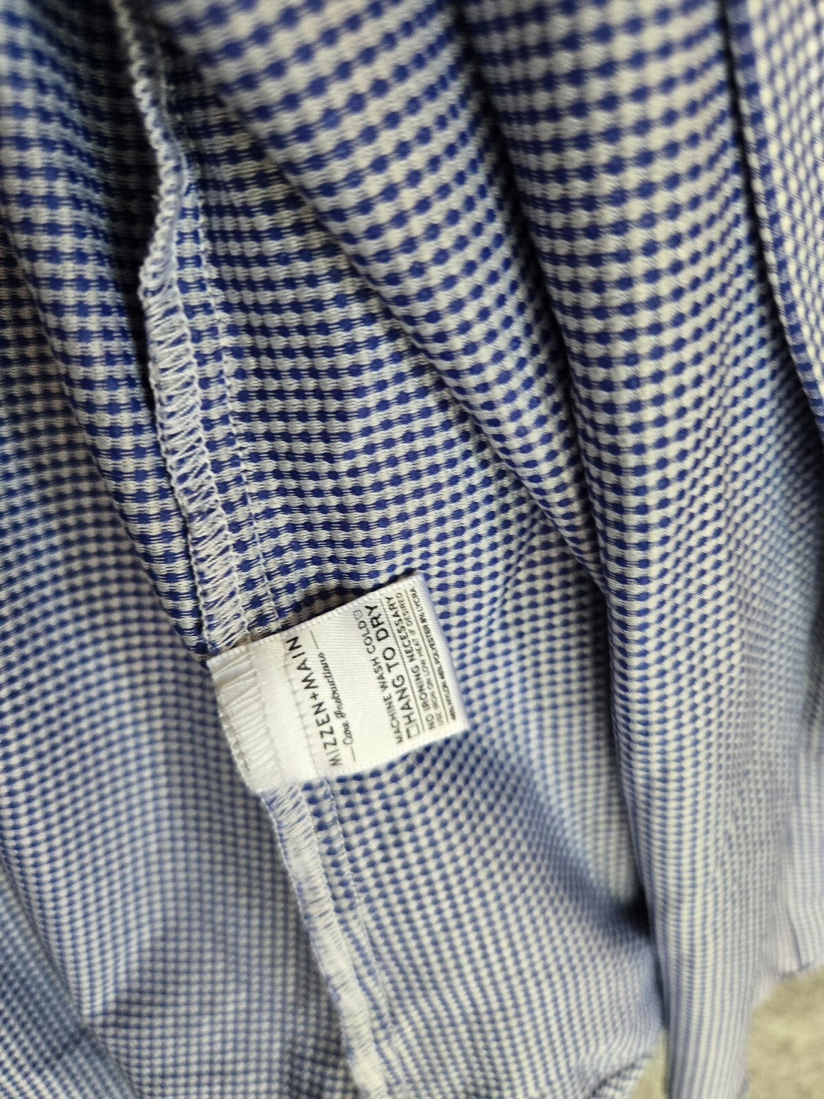 Mizzen + Main Leeward Mens Long Sleeve Performance Dress Shirt Navy Gingham LRG