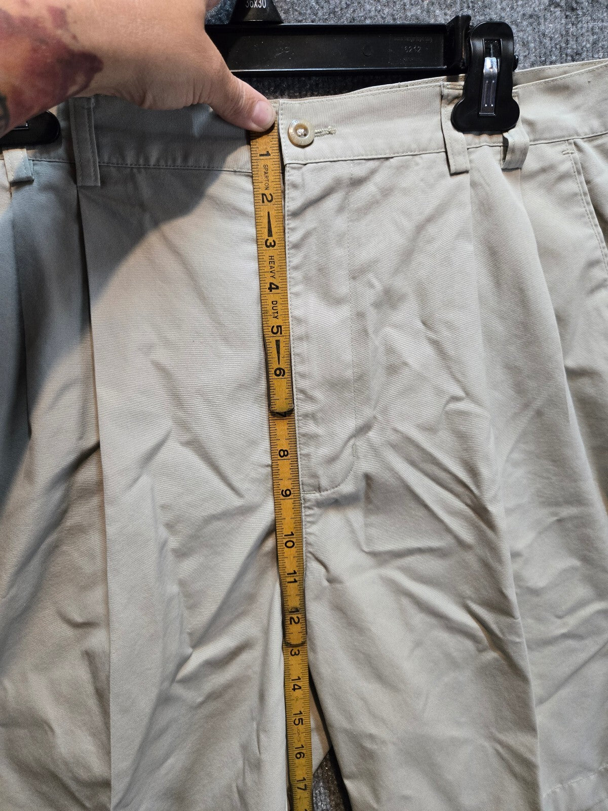 Greg Norman Collection Men's Pleated Golf Shorts Khaki Beige Size 34