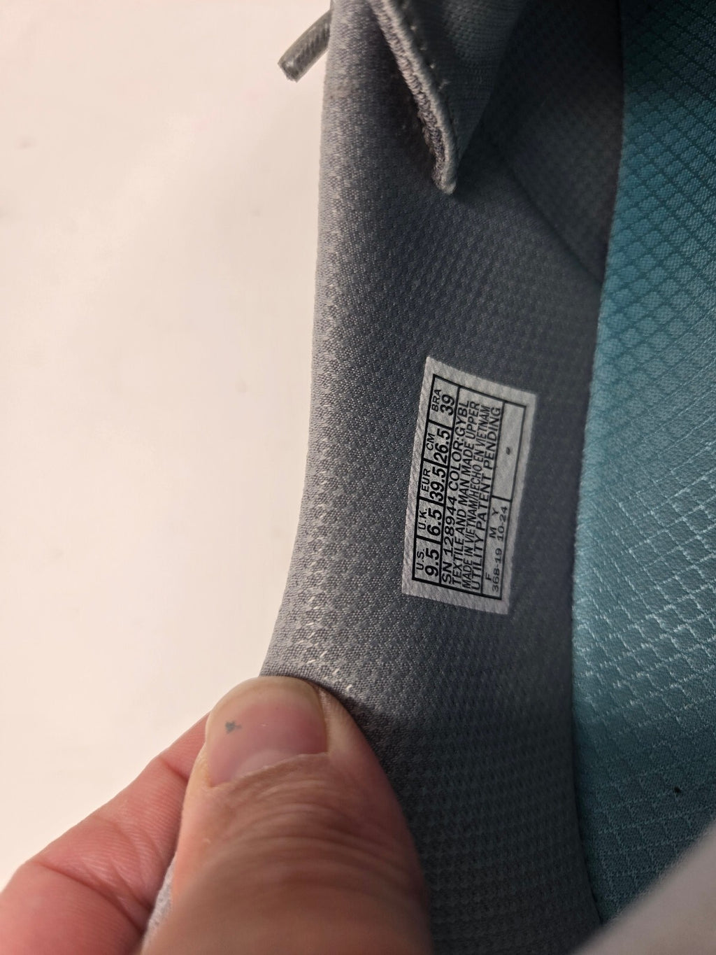 Skechers Max Cushioning Slip-On Sneakers in Gray, Size 9.5
