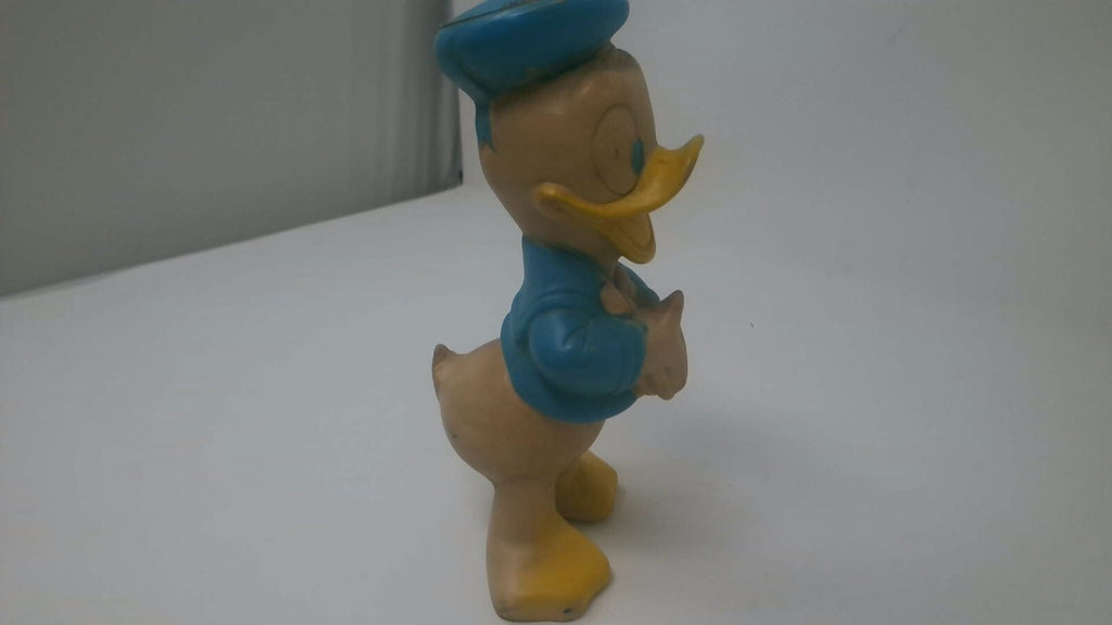 Vintage Donald Duck Figurine with Blue Sailor Outfit and Hat – Classic Collectib