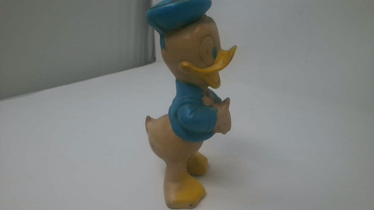 Vintage Donald Duck Figurine with Blue Sailor Outfit and Hat – Classic Collectib
