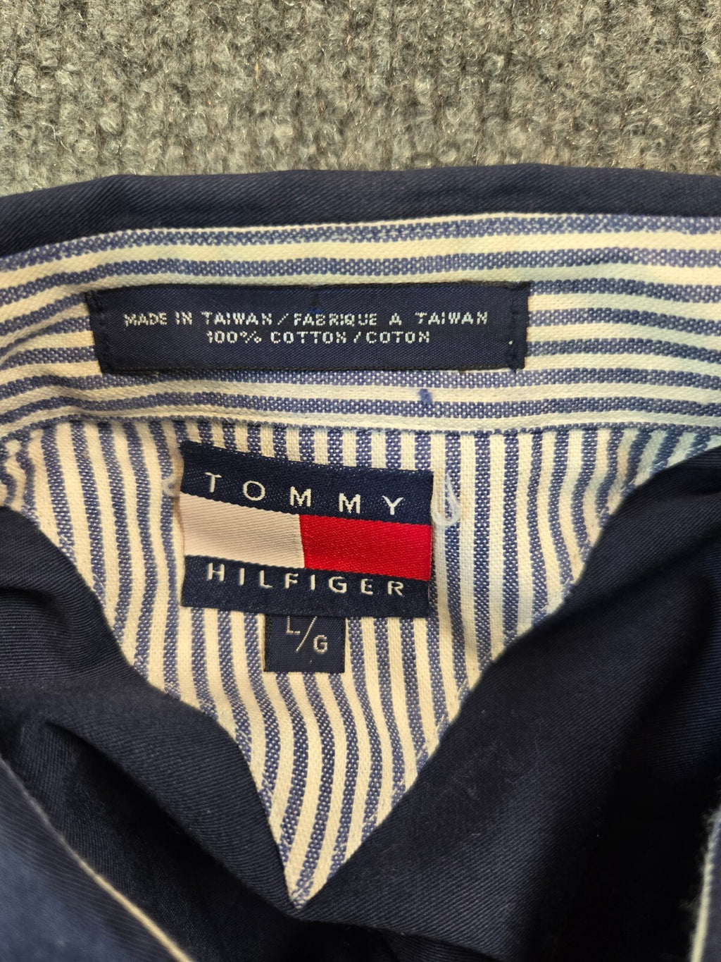 Vintage 90s Tommy Hilfiger Navy Blue Button Down Shirt Crest Logo Men's Large