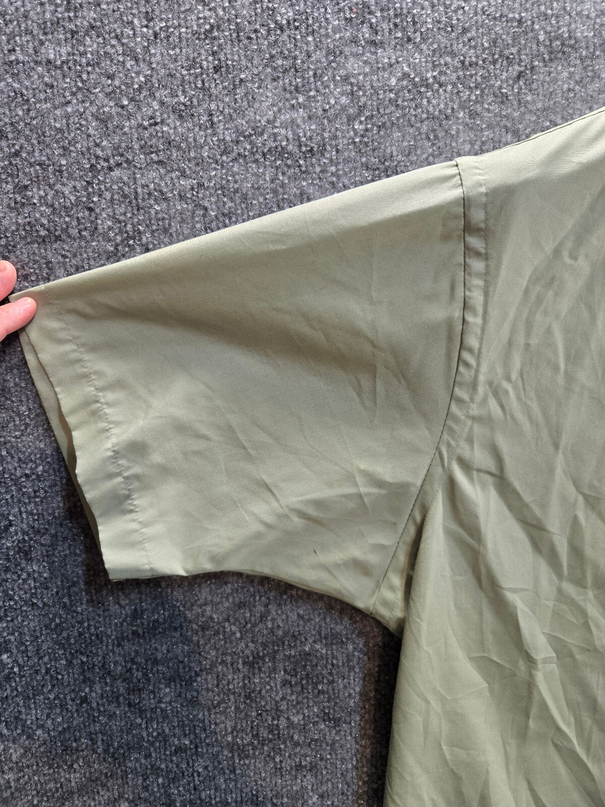 Men's Short Sleeve Button-Up Shirt in Light Olive Green