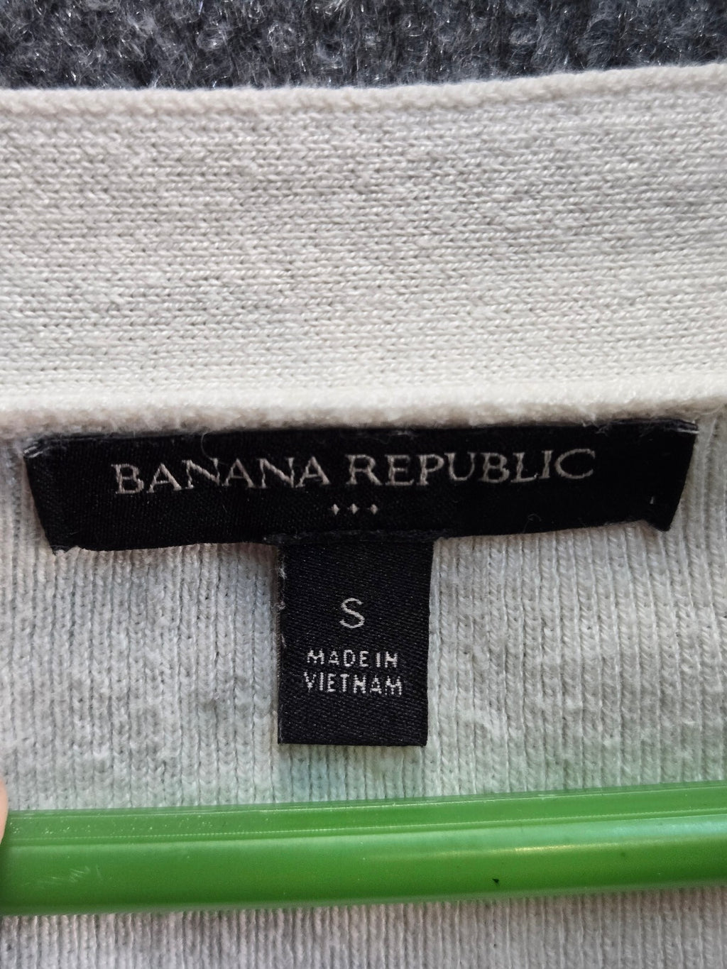 Banana Republic Cream V-Neck Button-Front Sweater Cardigan Size S