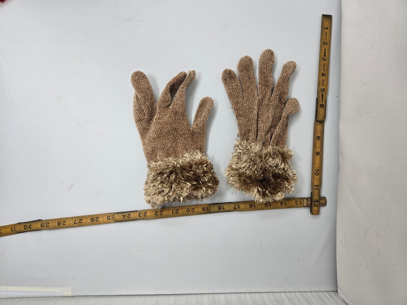 Cejon Taupe Brown Knit Gloves Faux Fur Eyelash Trim Cuffs Soft Rayon Blend OSFM