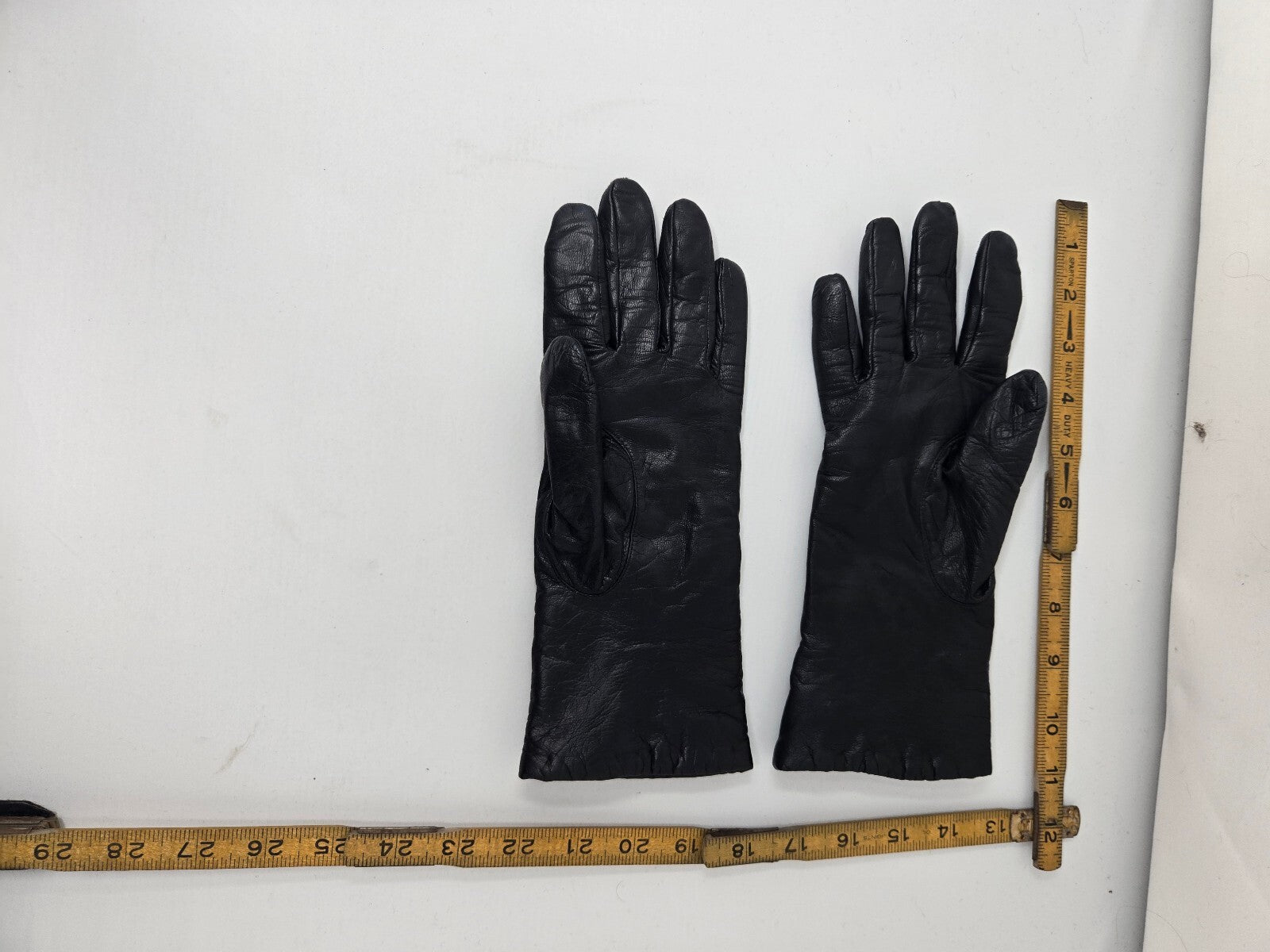 Vintage Isotoner Black Leather Gloves Knit Lined Size 7.5 Driving Winter