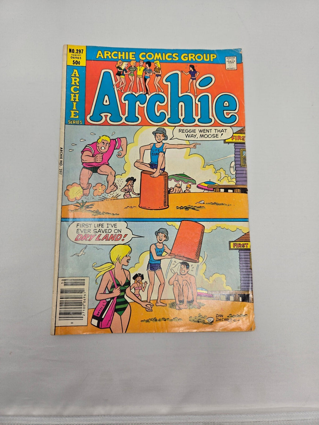 Vintage Archie Comics No. 297 October 1980 Dan DeCarlo Beach Cover
