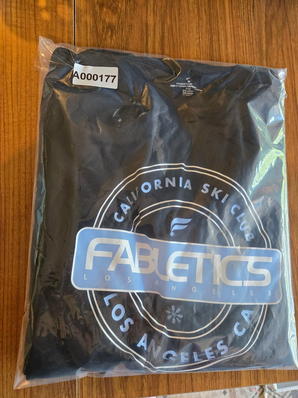 Fabletics Men's California Ski Club Long-Sleeve Graphic T-Shirt xs
