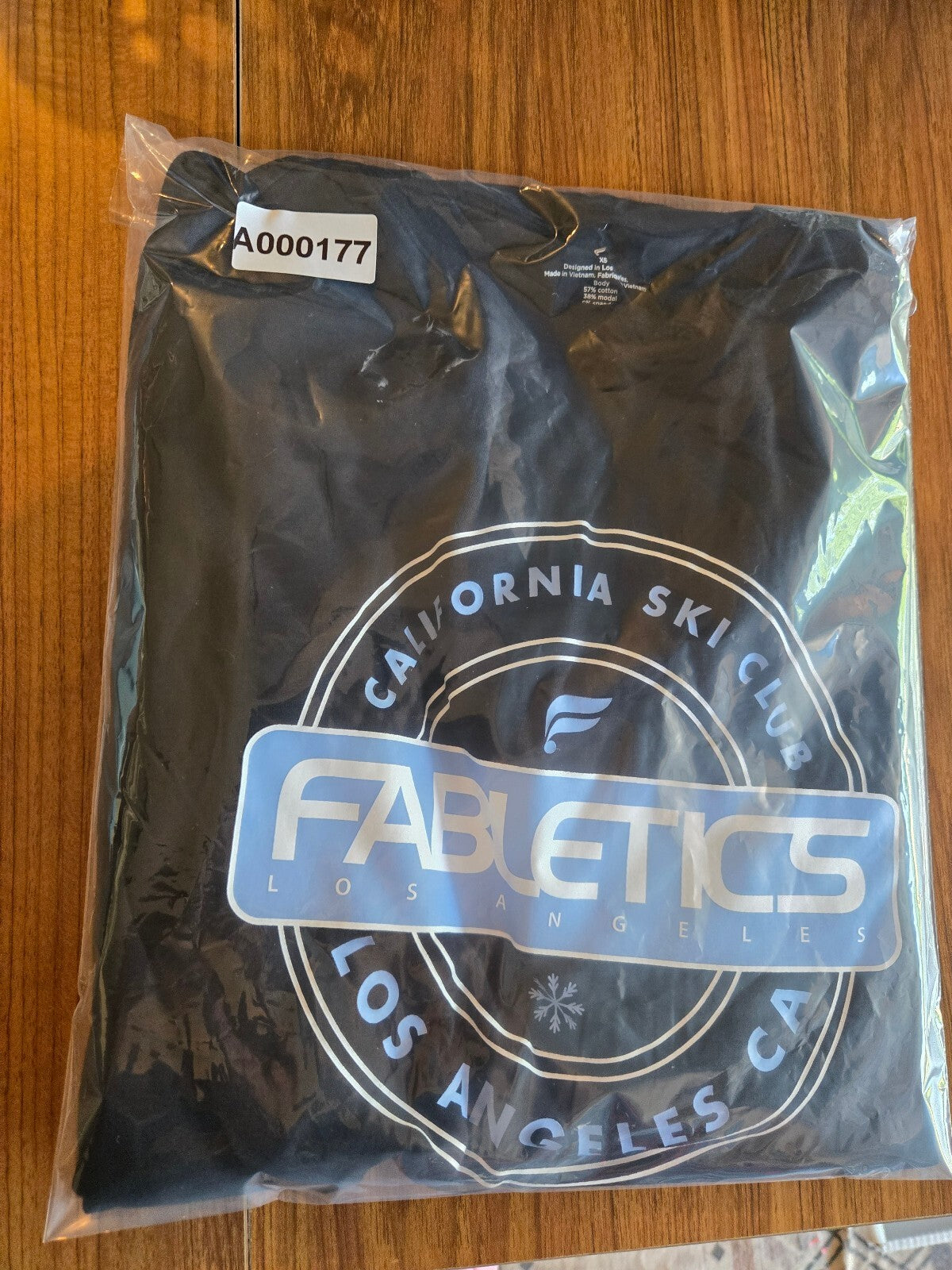 Fabletics Men's California Ski Club Long-Sleeve Graphic T-Shirt xs