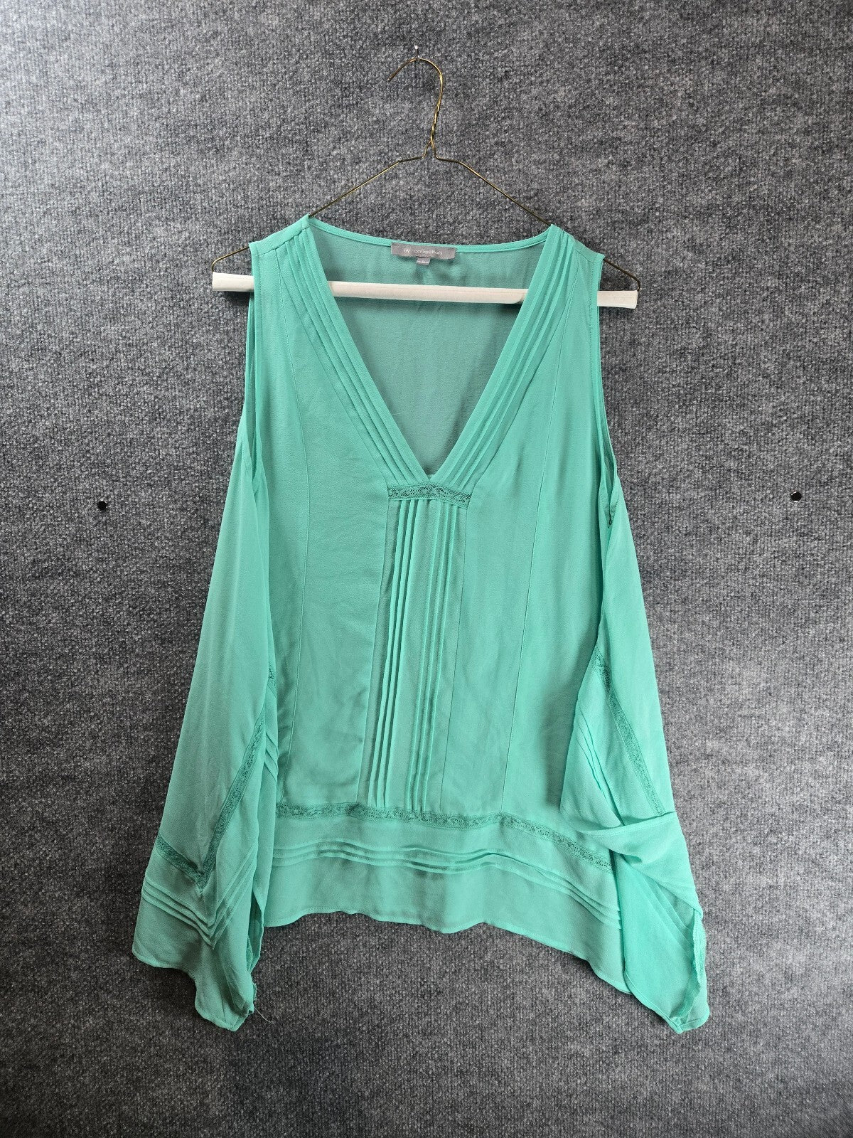 Lightweight Sheer Mint Green Sleeveless Blouse with V-Neck and Pleated Detail