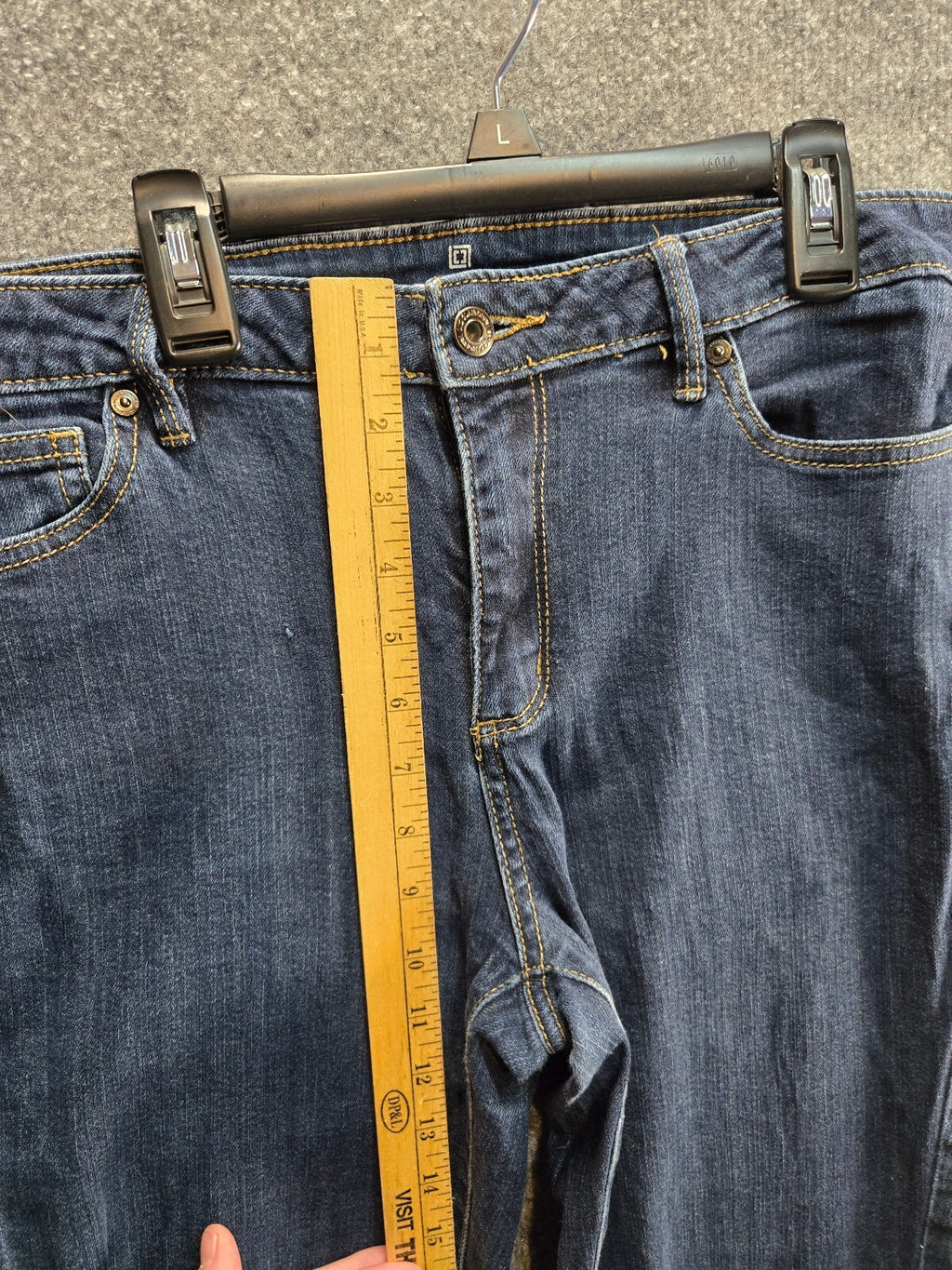 Liz Claiborne Classic Fit Straight Leg Women's Jeans Size 8T Blue Denim