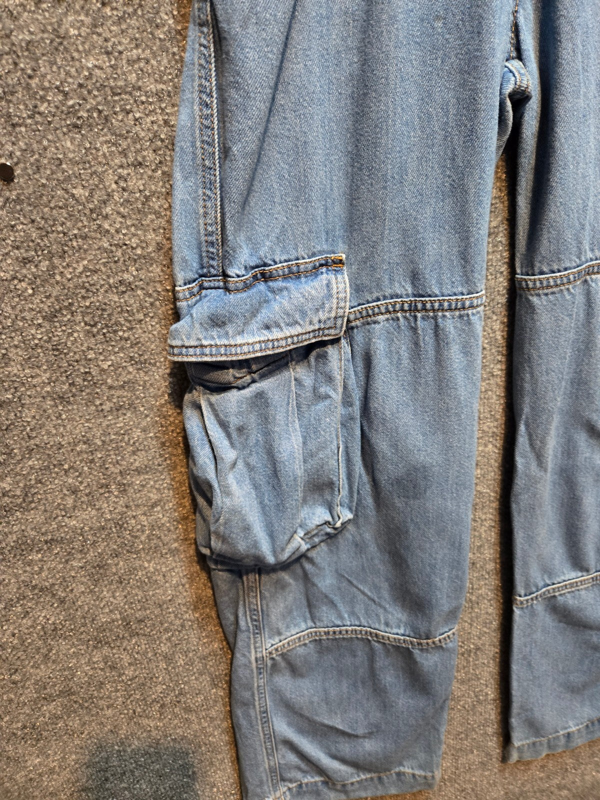 Wild Fable Mid Rise Baggy Cargo Jeans Medium Wash Multi Pocket Denim Size 00
