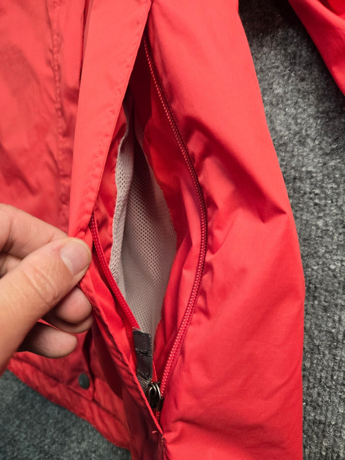 West marine Red Packable Hooded Windbreaker Jacket