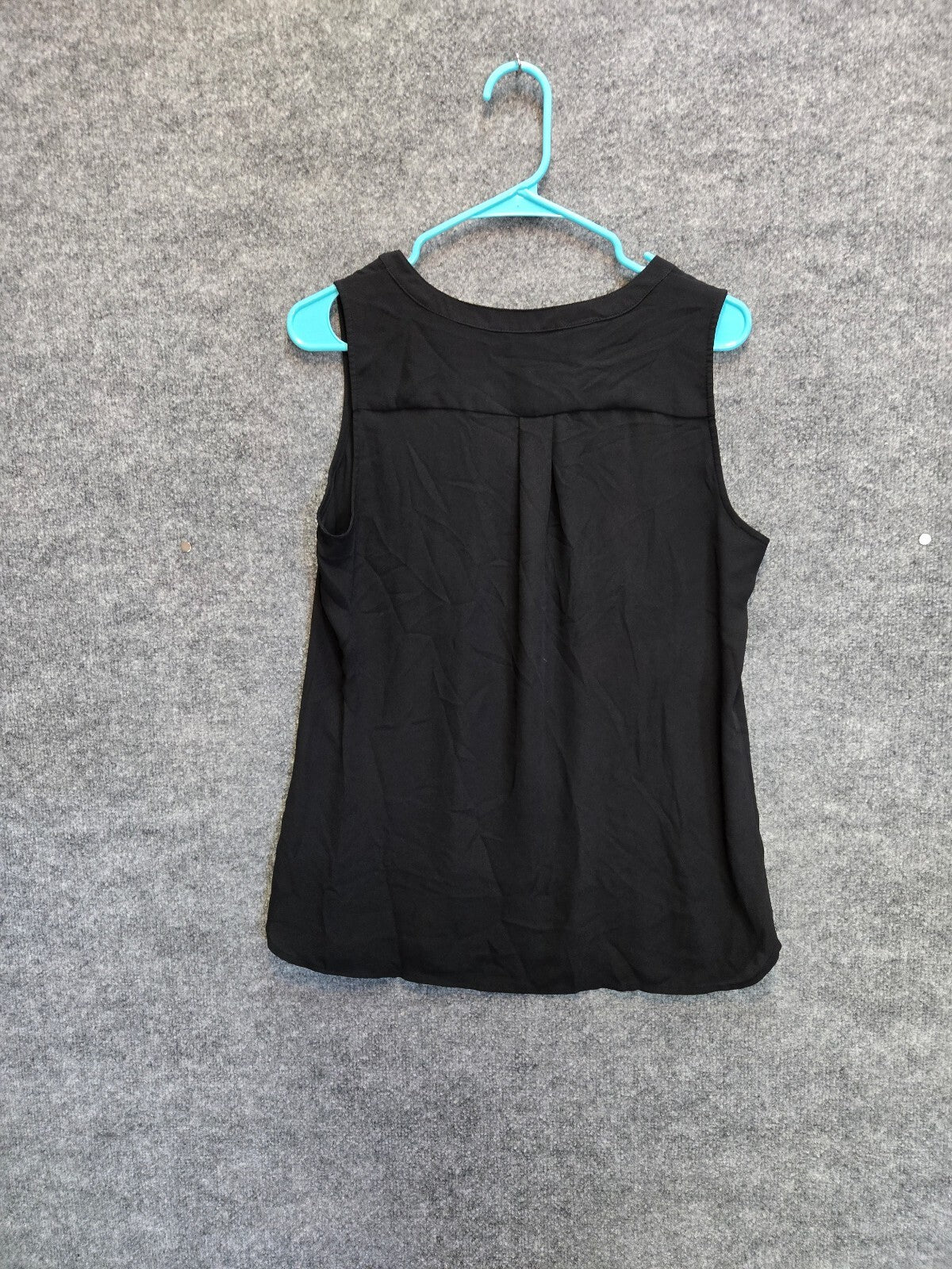 LOFT Women's Black Sleeveless Henley Top