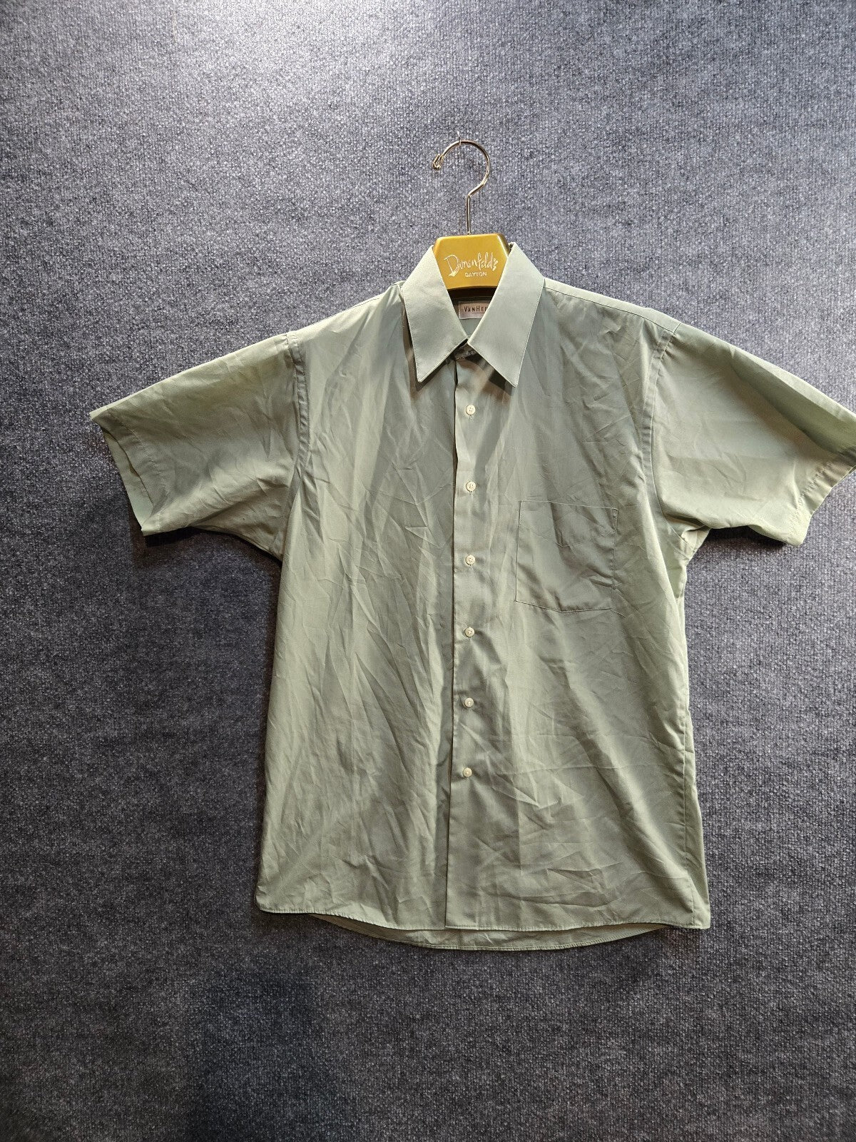 Men's Short Sleeve Button-Up Shirt in Light Olive Green