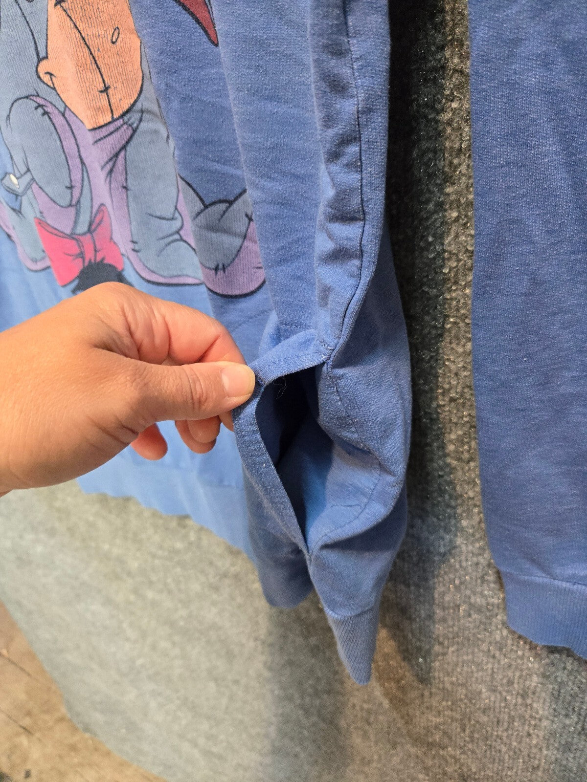 Disney Winnie the Pooh Classic Eeyore Blue Sweatshirt small