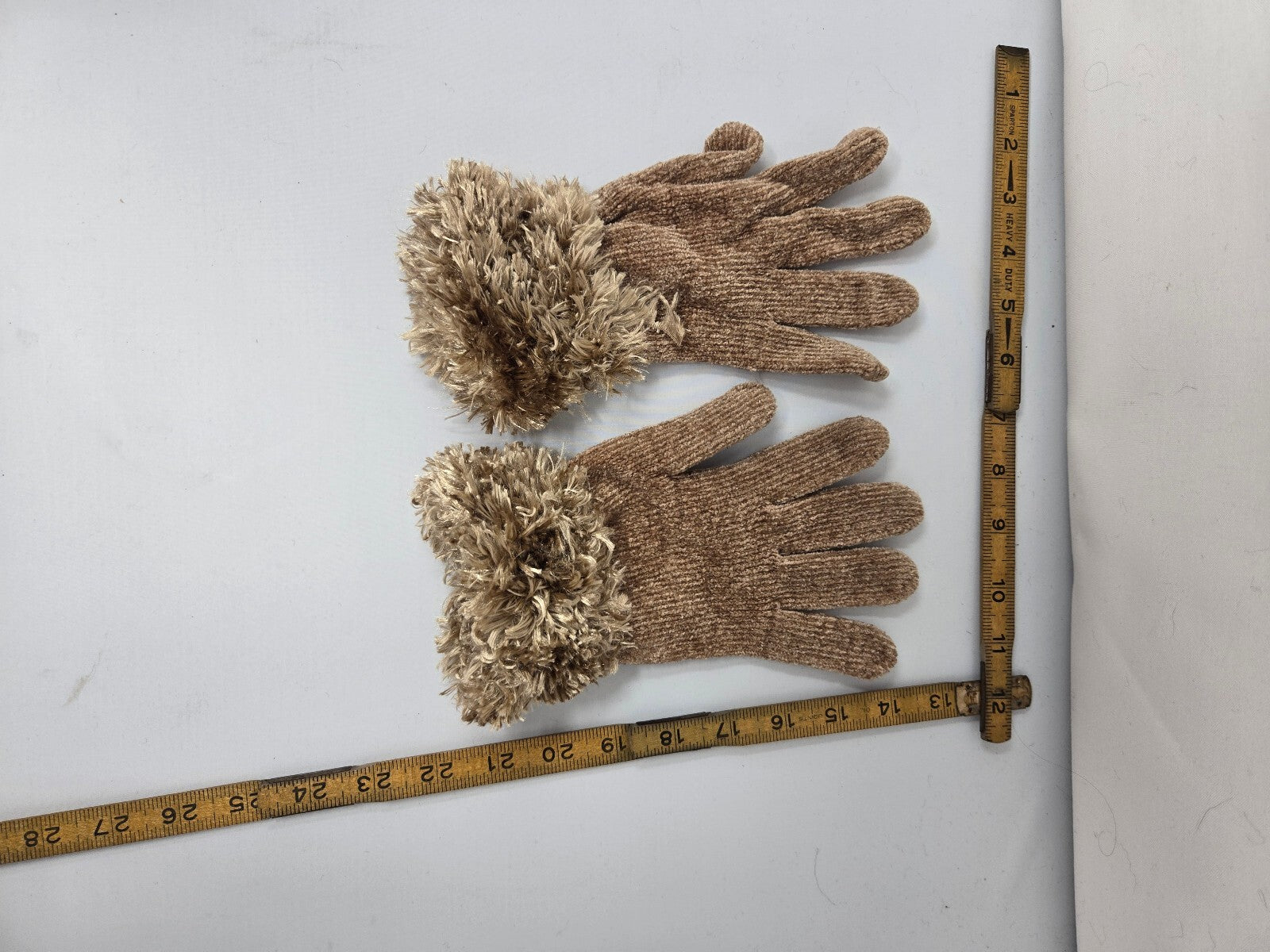 Cejon Taupe Brown Knit Gloves Faux Fur Eyelash Trim Cuffs Soft Rayon Blend OSFM