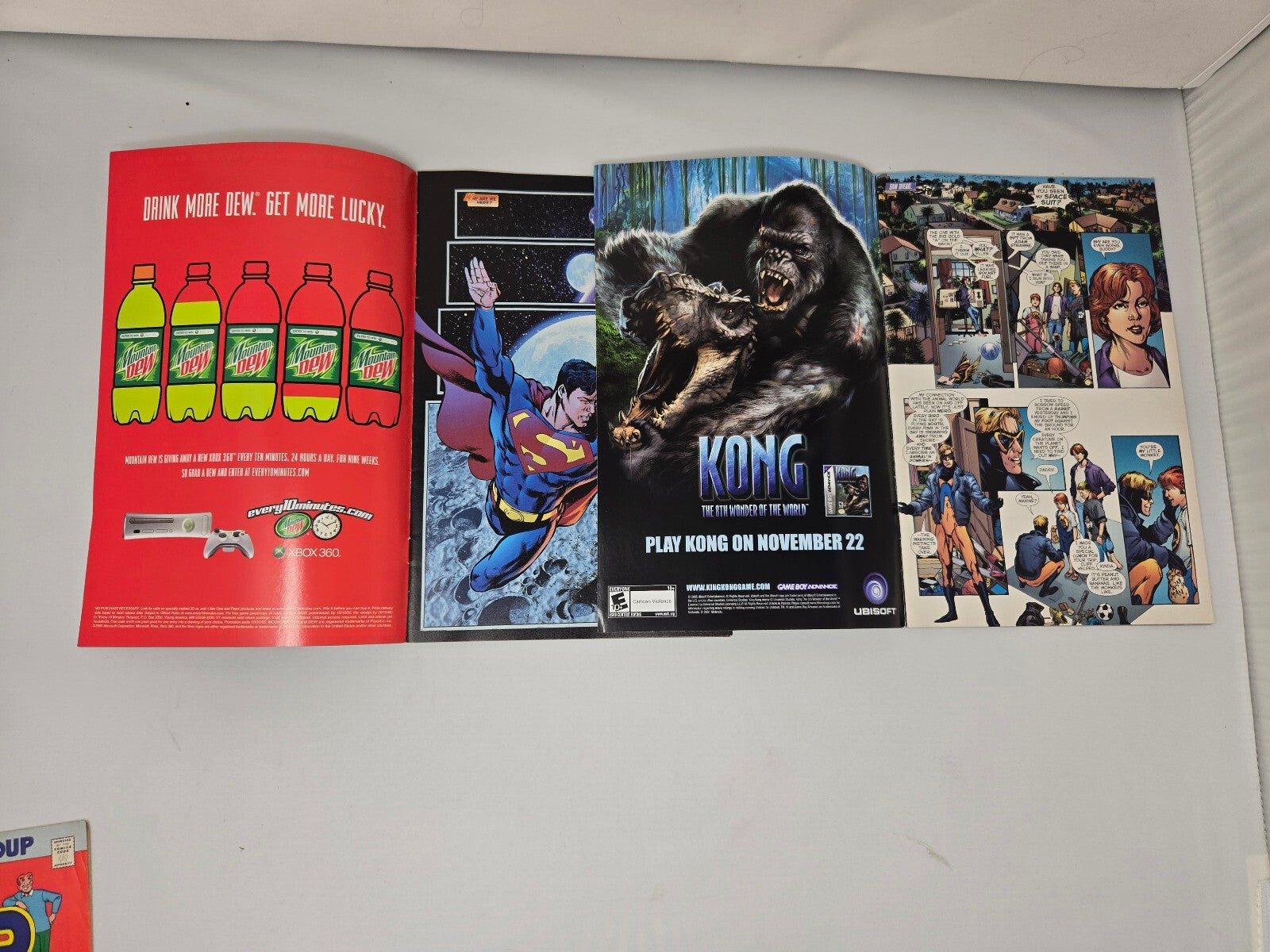 DC Infinite Crisis Comic Book Lot - Set of 2