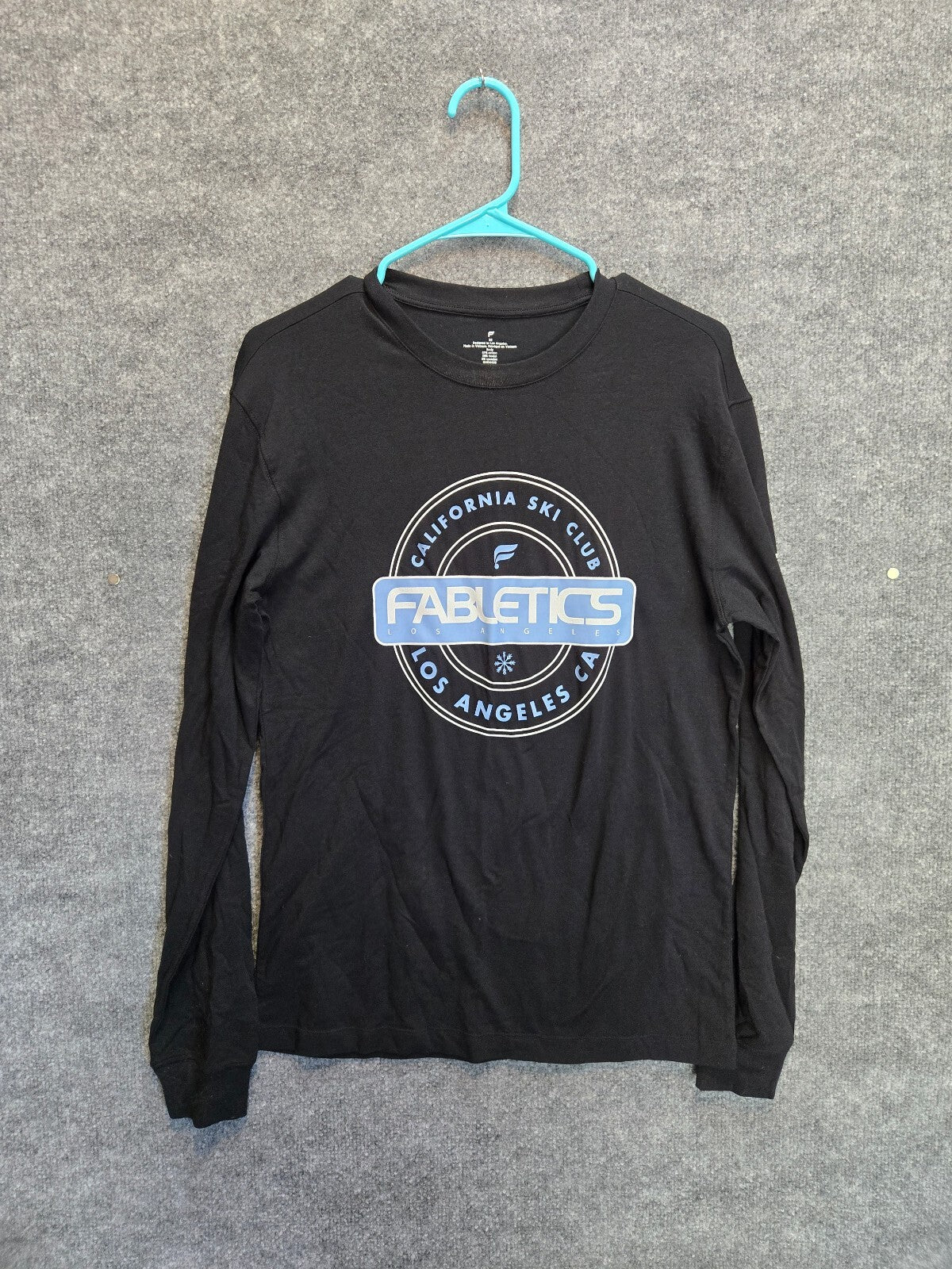 Fabletics Men's California Ski Club Long-Sleeve Graphic T-Shirt xs