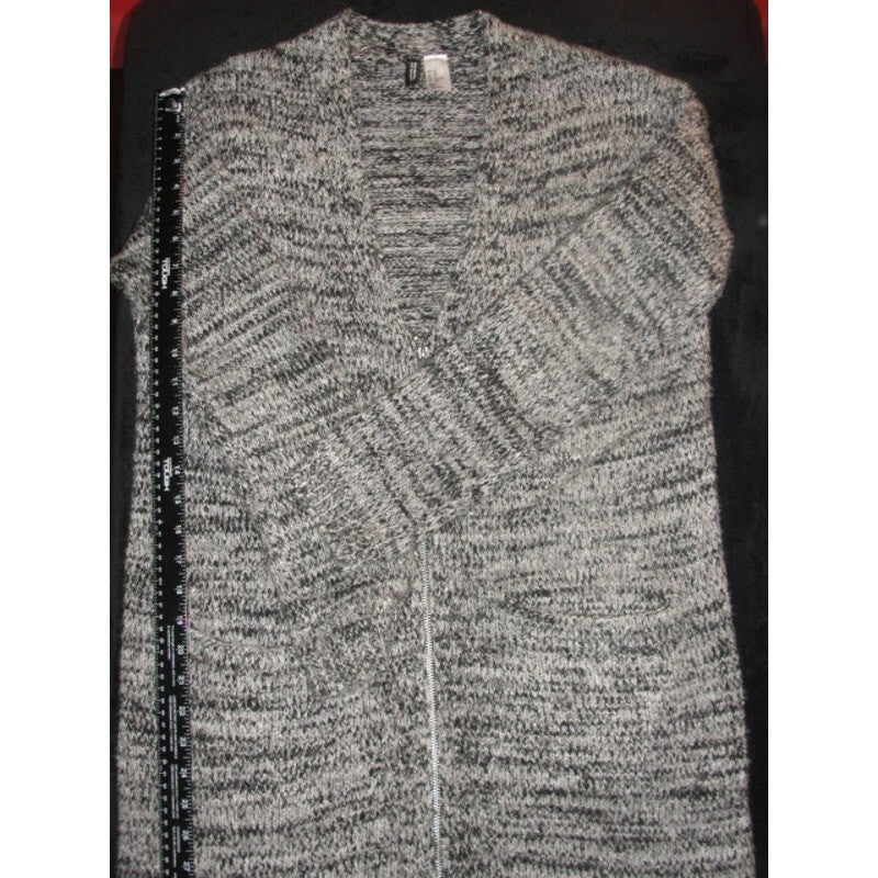 H and M a gray and black heathered knit sweater with a front zipper xs
