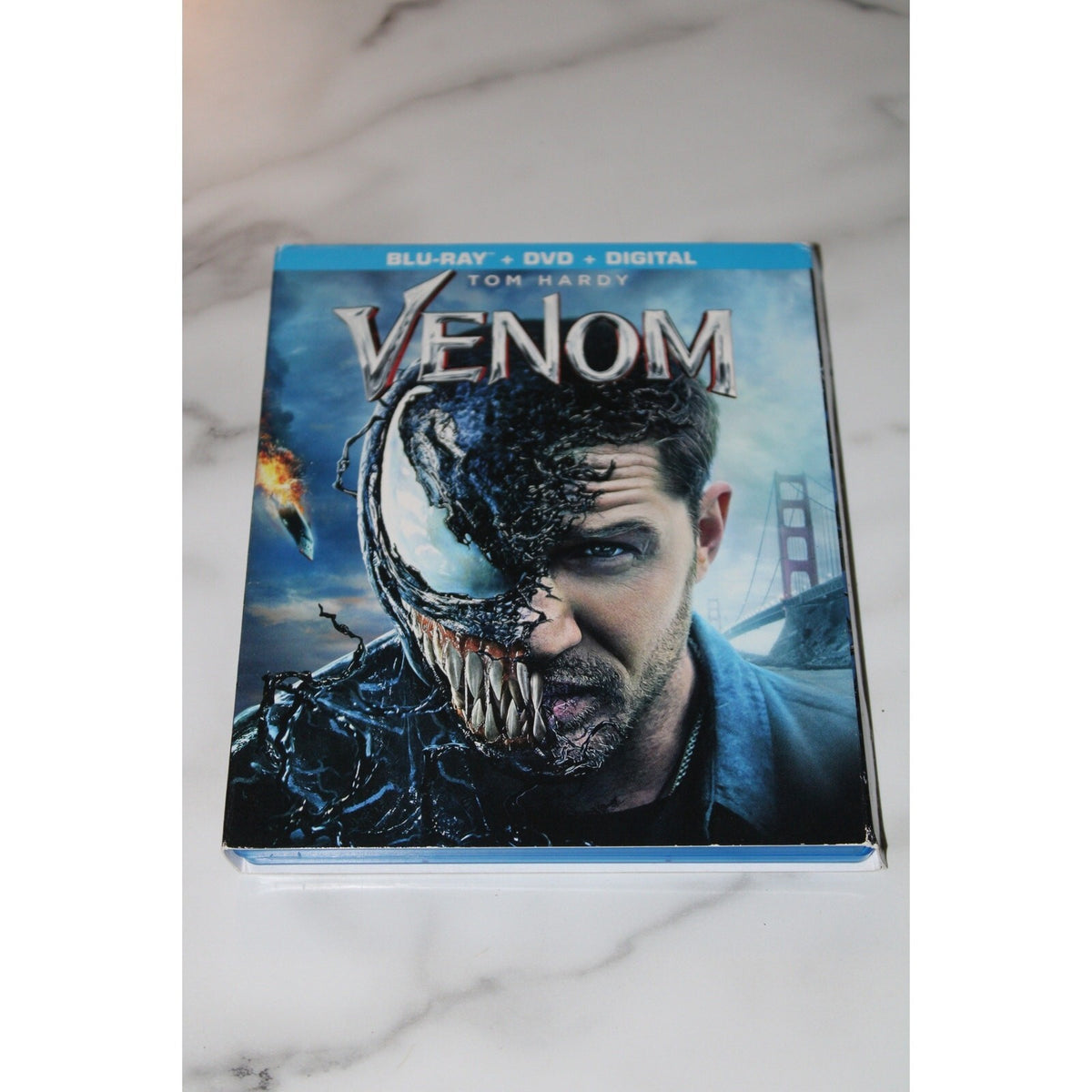 Venom Blu-ray + DVD + Digital, 2018 + Slipcover