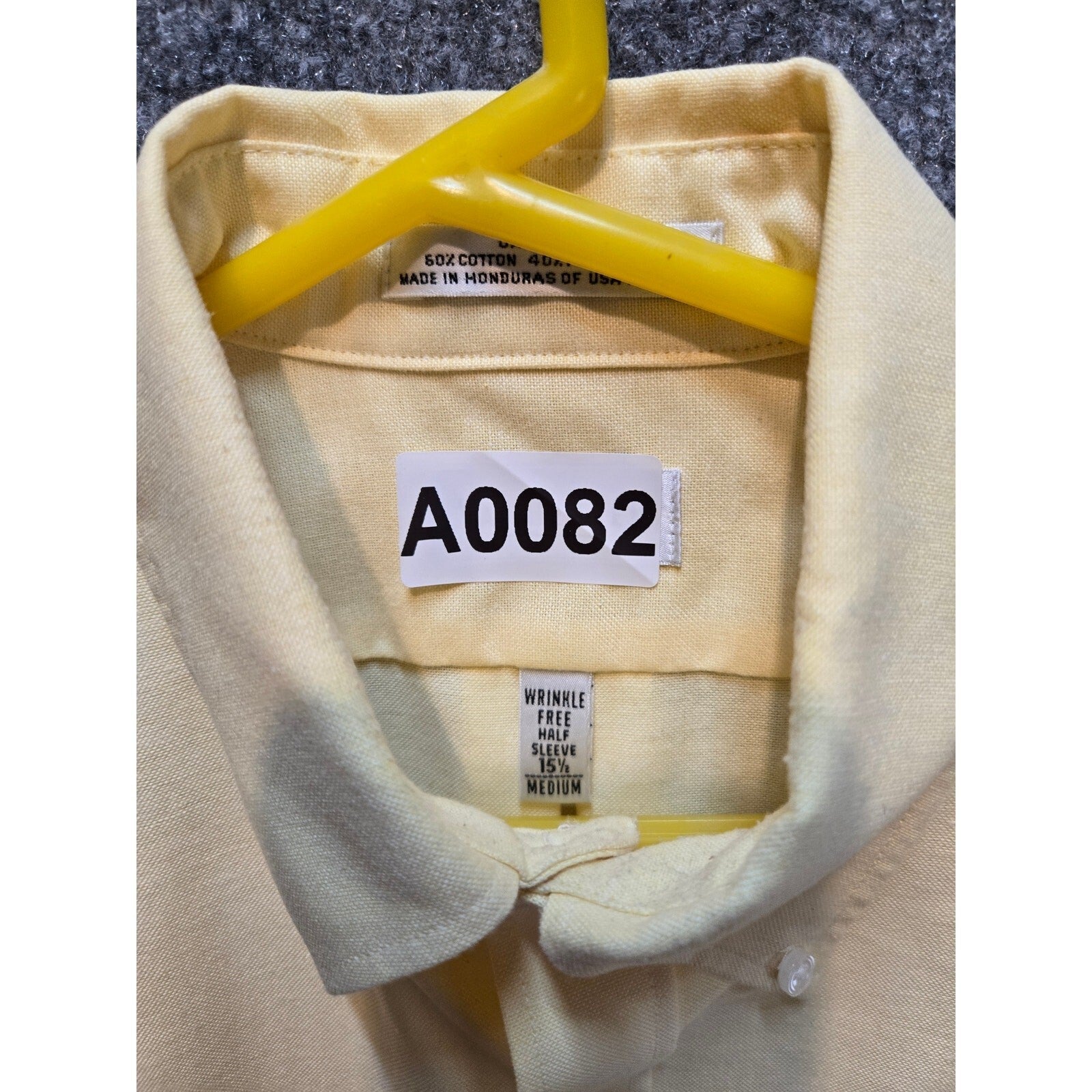 Van Heusen Men's Short Sleeve Button Down Dress Shirt Pastel Yellow Pocket MED