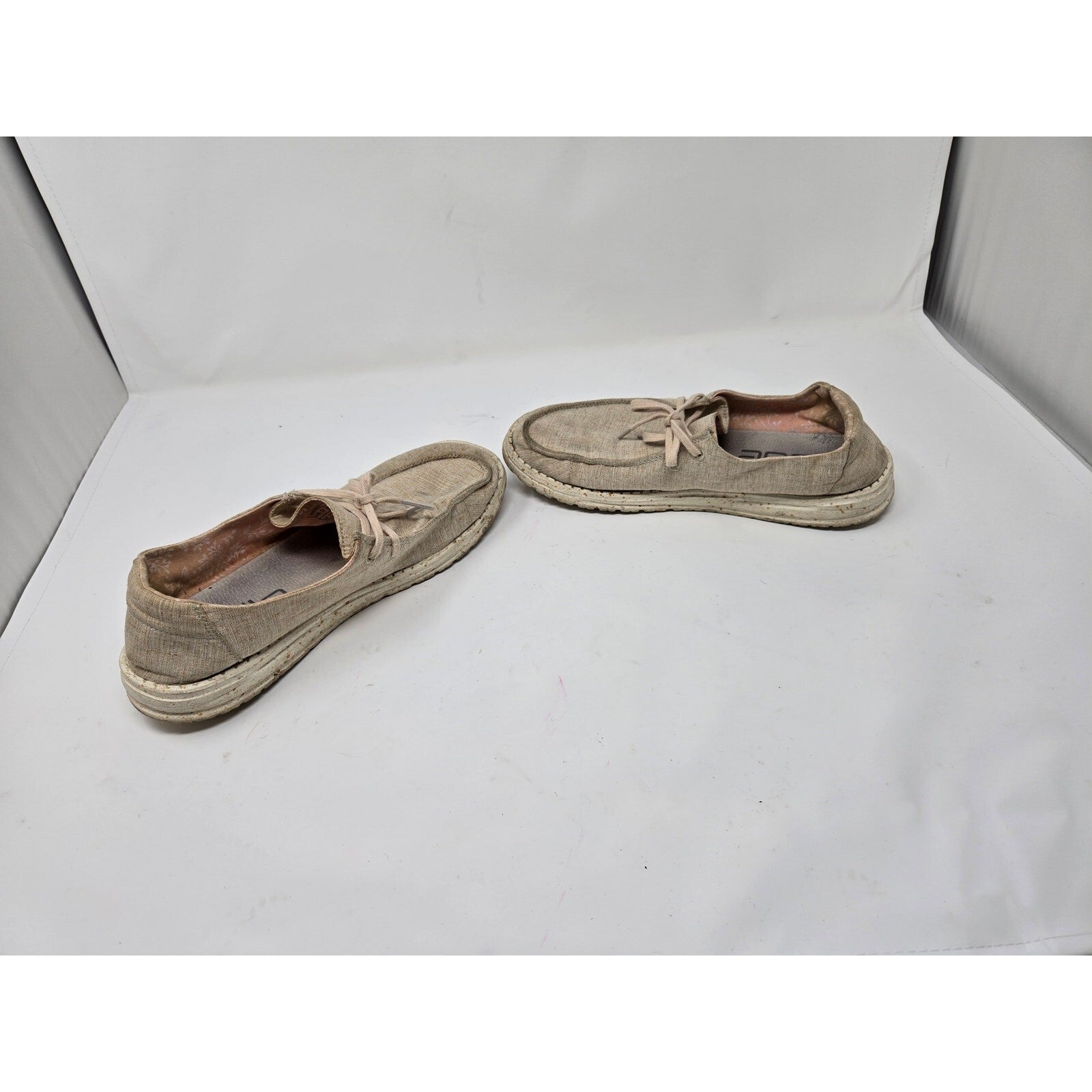 HEYDUDE Wendy Chambray White Nut Slip On Loafers Floral Lining Women's Size 9