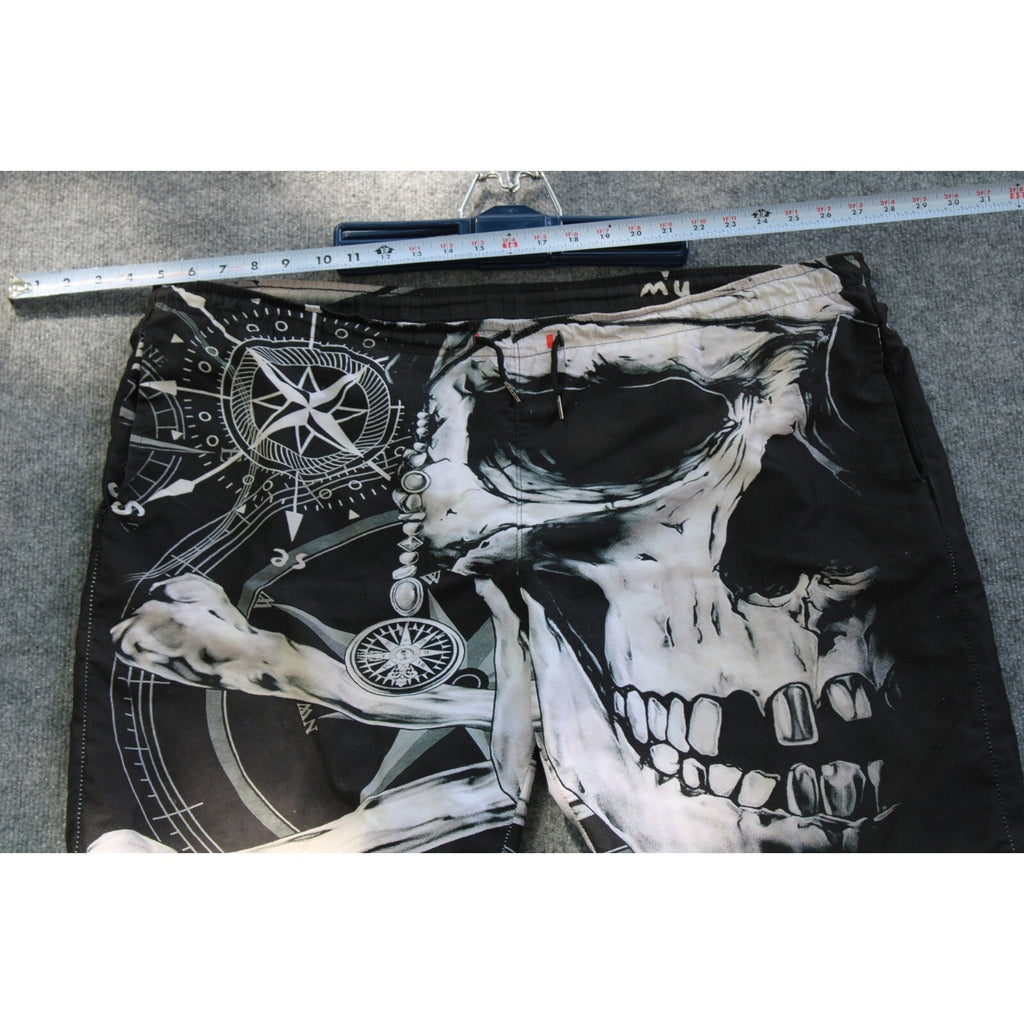Men’s Gothic Pirate Skull and Compass Graphic Print Quick Dry Board Shorts Black