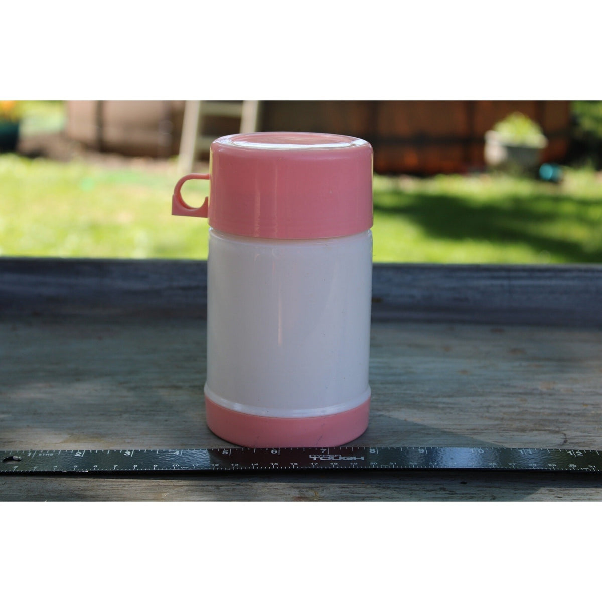vintage 1980s Aladdin Industries thermos featuring Minnie Mouse