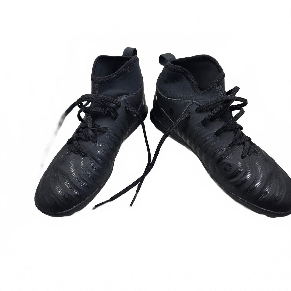 Black Nike Phantom Luna II Club TF soccer size 5.5