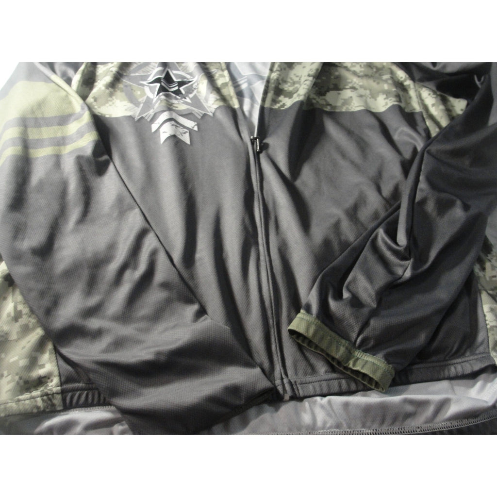 Primal 2xl full Zip and water bottle storage in back Jacket