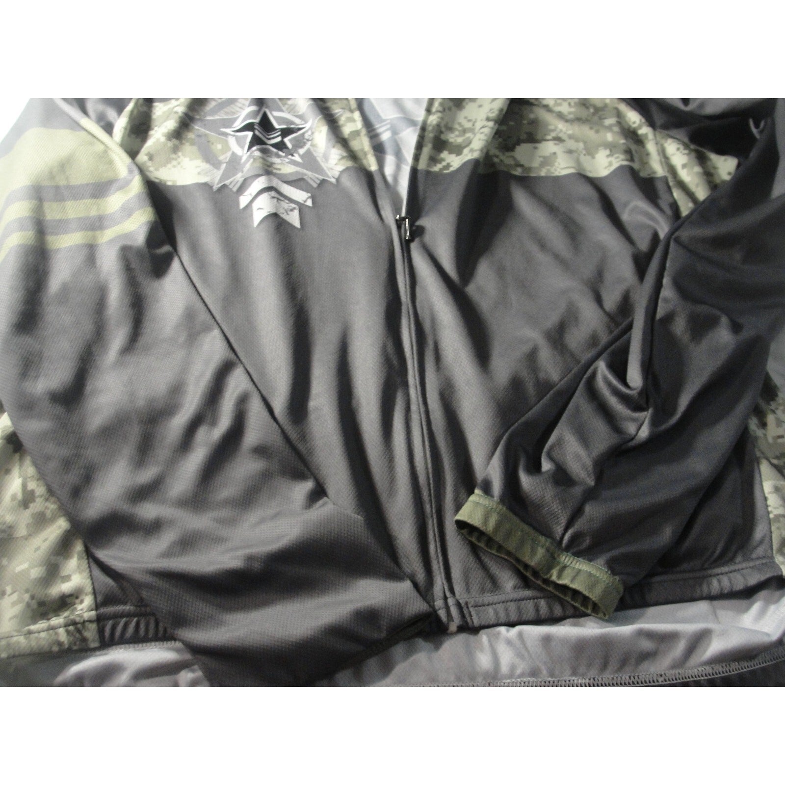Primal 2xl full Zip and water bottle storage in back Jacket