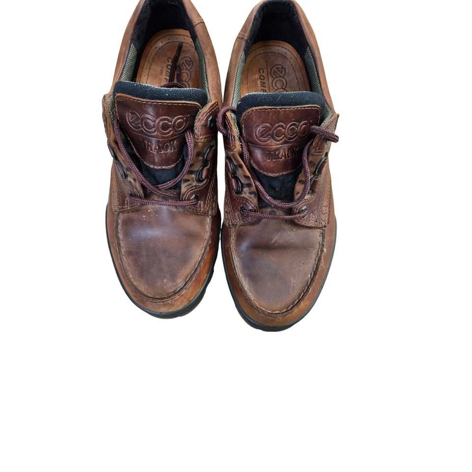 For Parts / As Is: ECCO Track II Low GORE-TEX Hiking As Is Midsole Crumbling