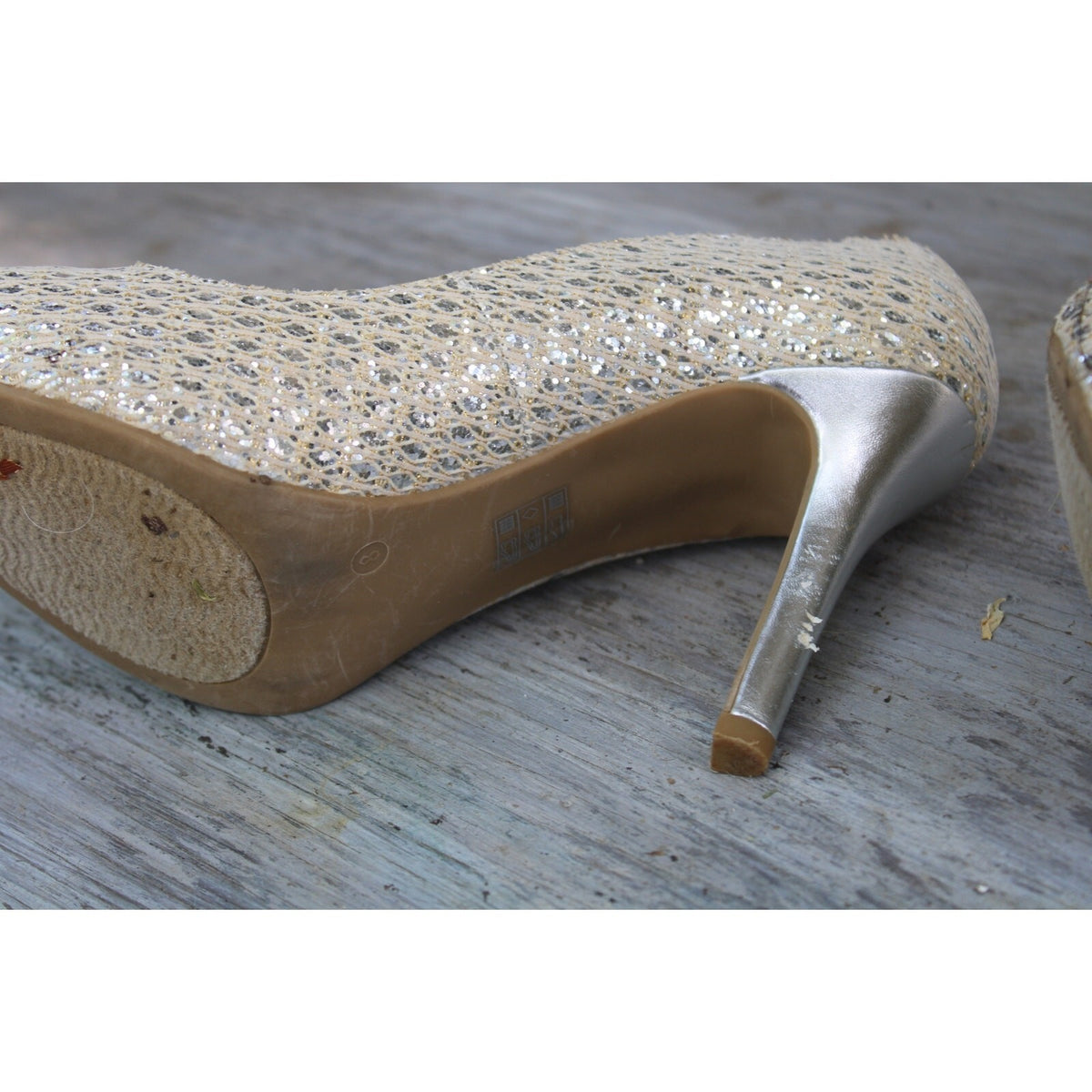 Audrey Brooke Quillan Cream Peep Toe Pumps Heels Size 8.5