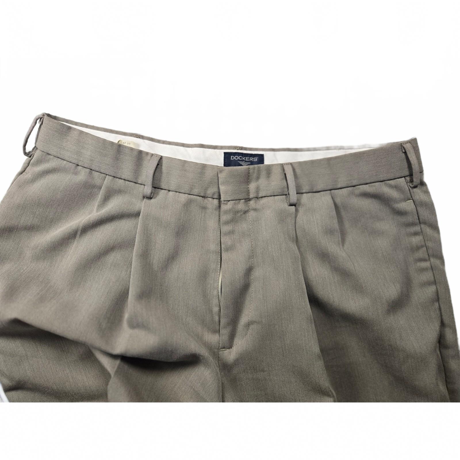 Dockers Men's Tan Pleated Dress Pants Classic Fit Khaki Trousers Size Medium