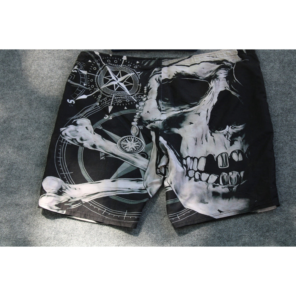 Men’s Gothic Pirate Skull and Compass Graphic Print Quick Dry Board Shorts Black