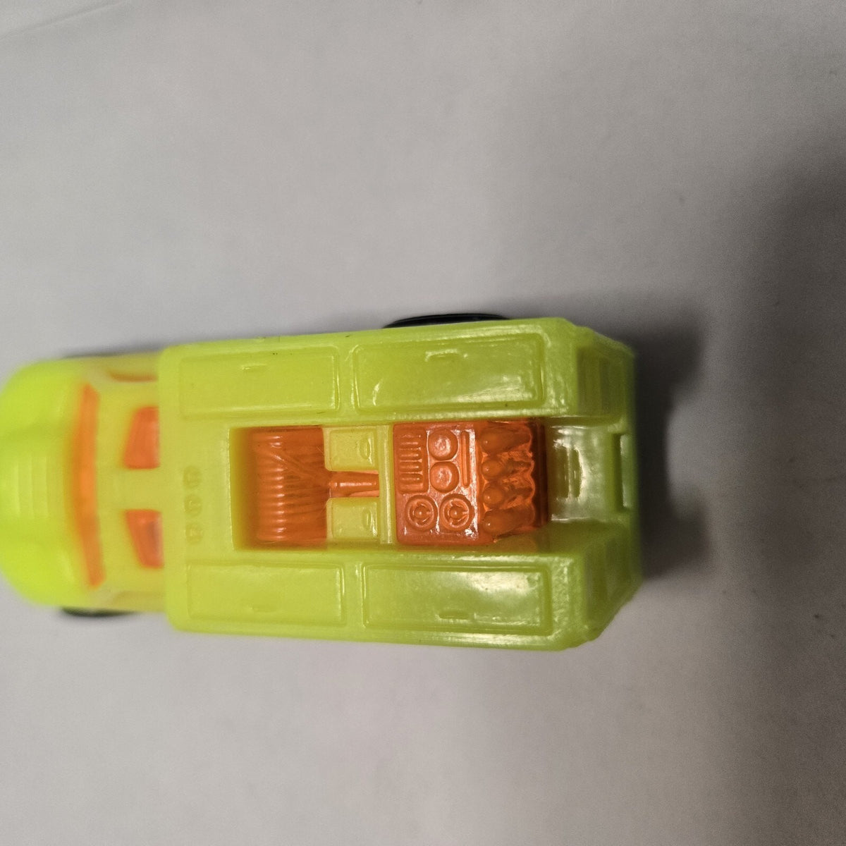 Hot Wheels -RESCUE DUTY WILDLIFE yellow from 2012 - HW Rescue Series- LOOSE