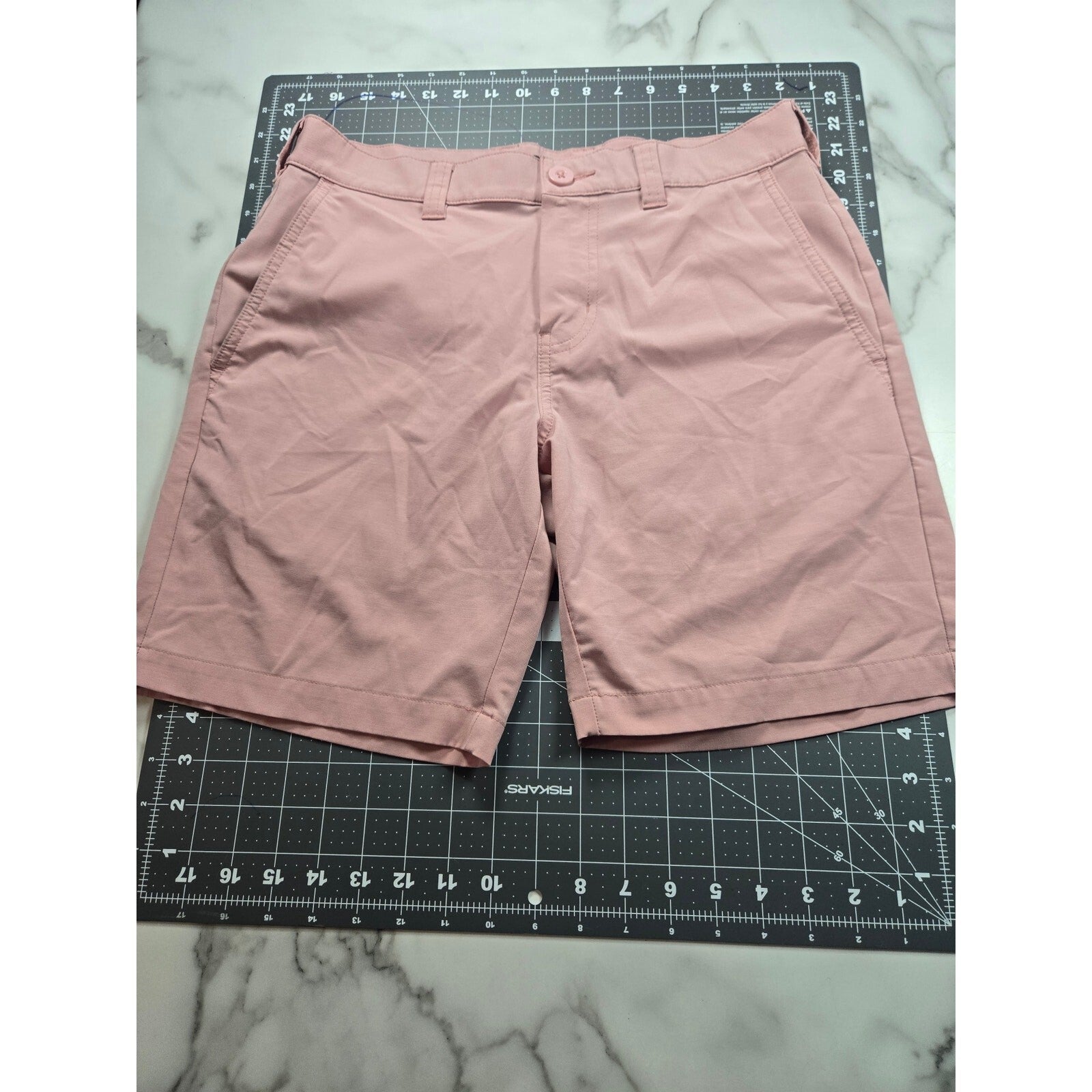 Travis Mathew Men's 30 Tech Chino Golf Shorts Pink rose Stretch Eco Performance