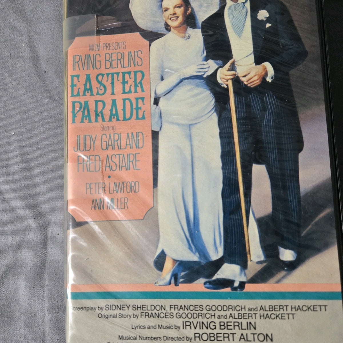 Easter Parade VHS Clamshell Judy Garland Fred Astaire
