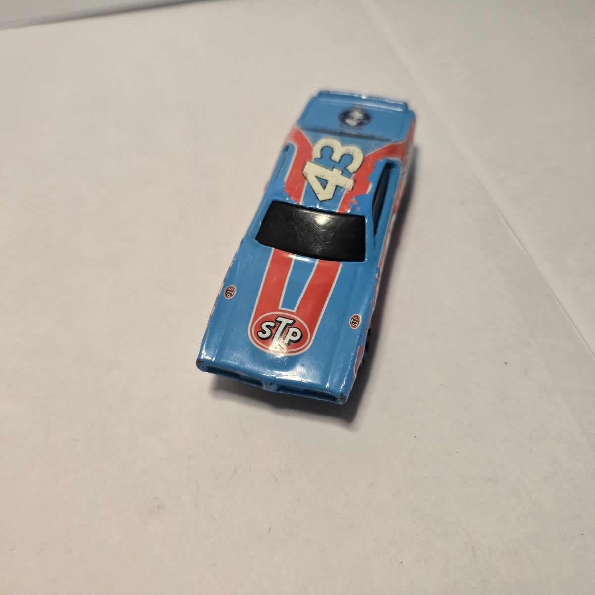 74 Dodge Charger Salute to Richard Petty #43 STP Hot Wheels 2004
