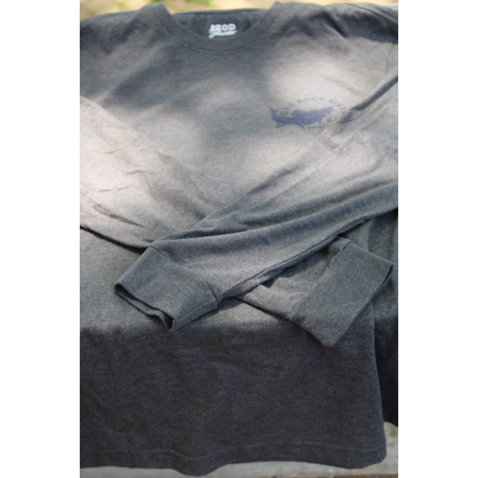 IZOD Saltwater Soft Wash Men's Long Sleeve Graphic T-Shirt -  Size Med