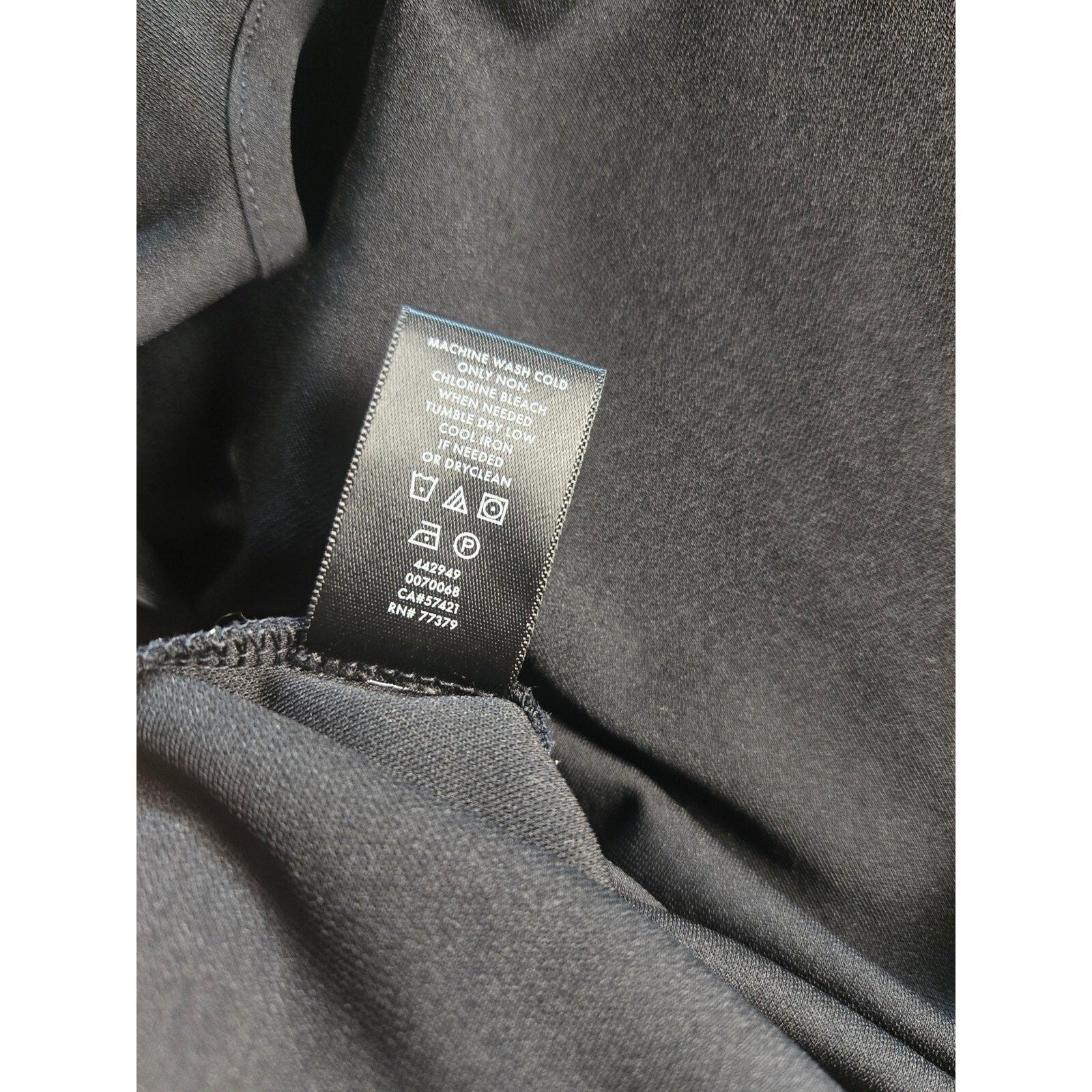 Ann Taylor Minimalist Black Scoop Neck Tee, Size M, Fair Condition