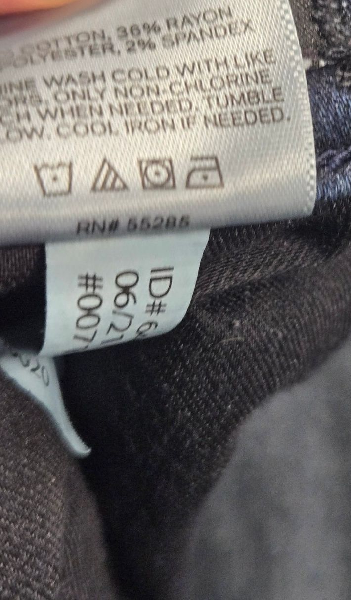 Express Women's Blue Stretch Straight Fit Jeans - Size Medium, Very Good