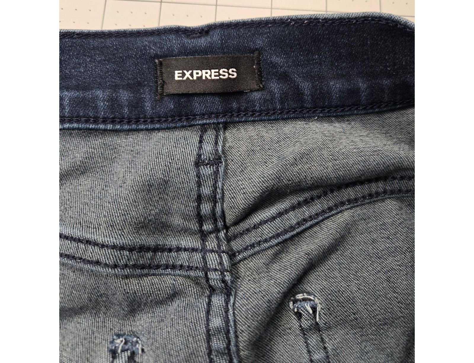 Express Women's Blue Stretch Straight Fit Jeans - Size Medium, Very Good